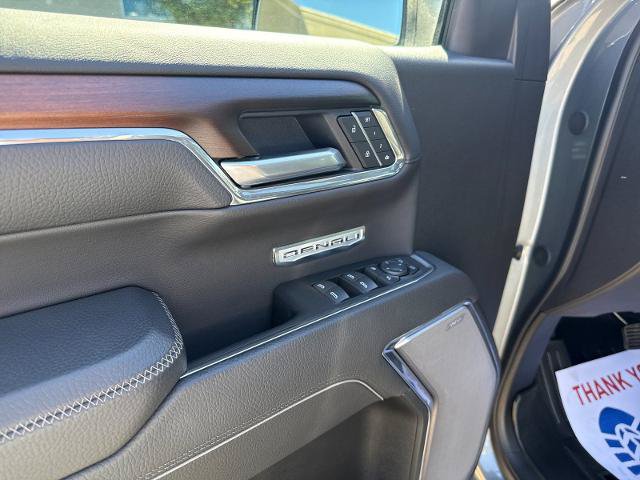 Used 2025 GMC Sierra 1500 Denali w/ Denali Reserve Package AWD/4WD image 10