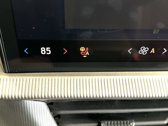 Certified 2025 Ford Explorer ST-Line image 8