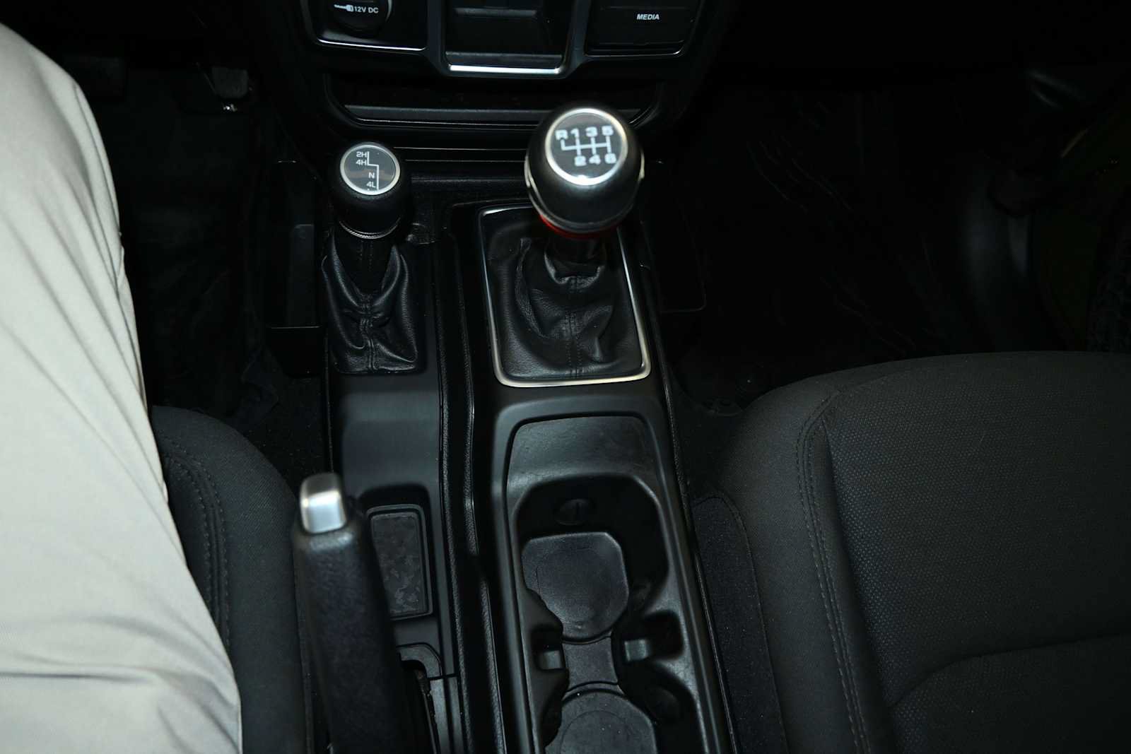 Used 2020 Jeep Wrangler Sport AWD/4WD image 22
