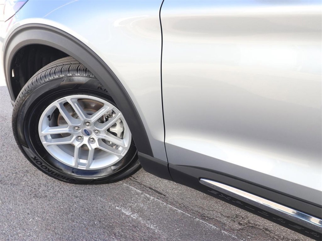 Certified 2025 Ford Explorer Active image 9