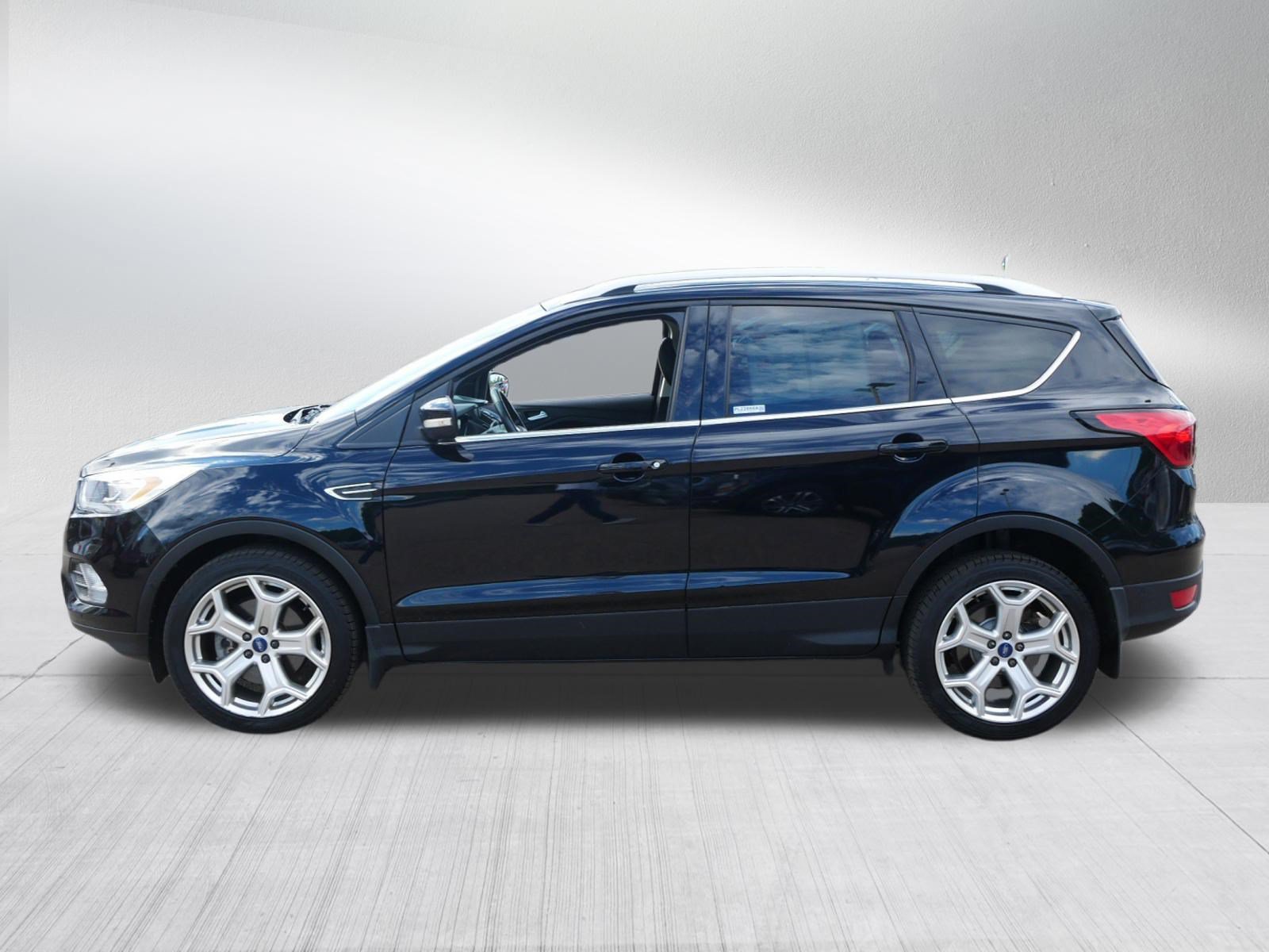 Certified 2019 Ford Escape Titanium AWD/4WD image 4