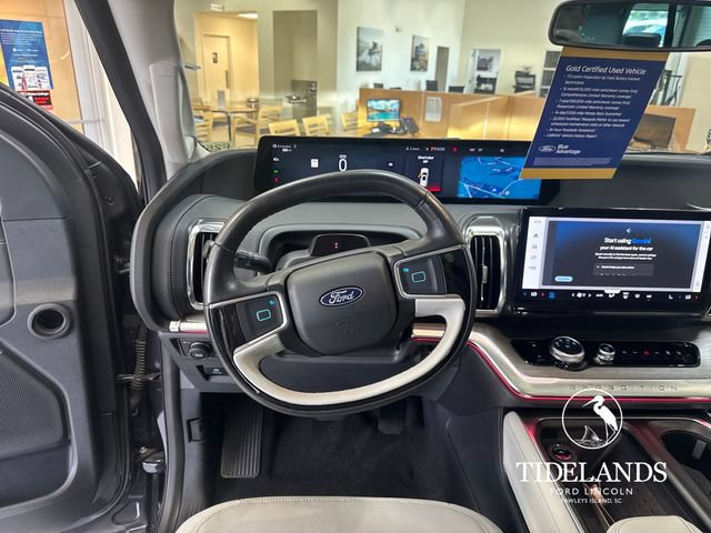 Certified 2025 Ford Expedition Platinum w/ Driver's Package AWD/4WD image 17