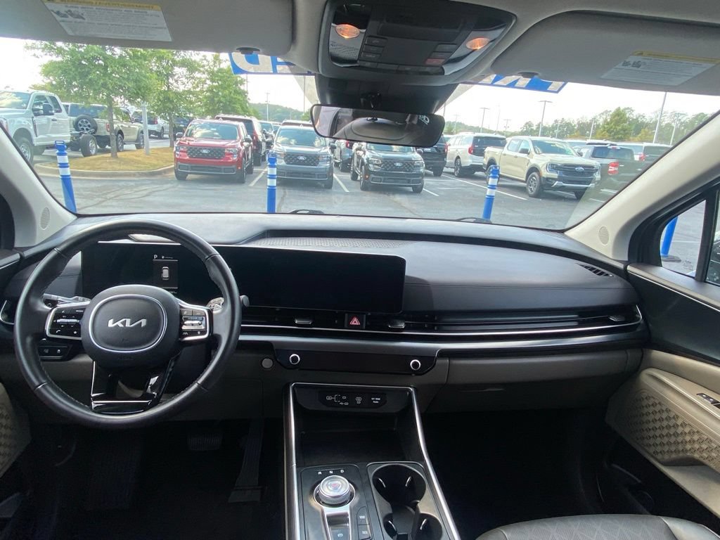 Used 2026 Kia Carnival LXS FWD image 29