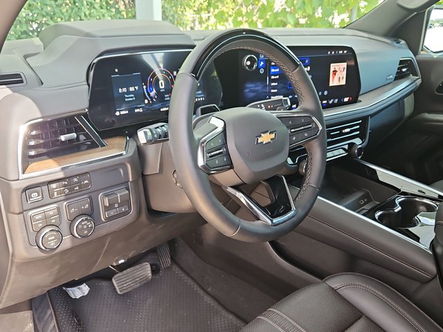 Used 2026 Chevrolet Suburban High Country AWD/4WD image 10