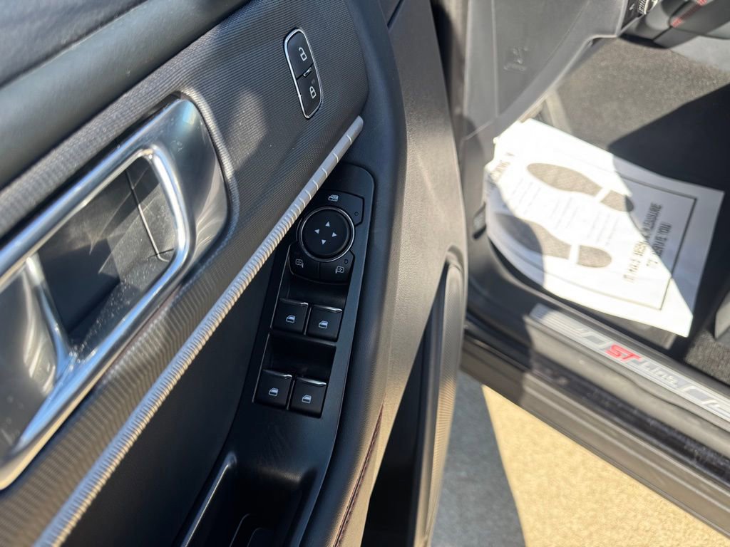 Certified 2025 Ford Explorer ST-Line image 8