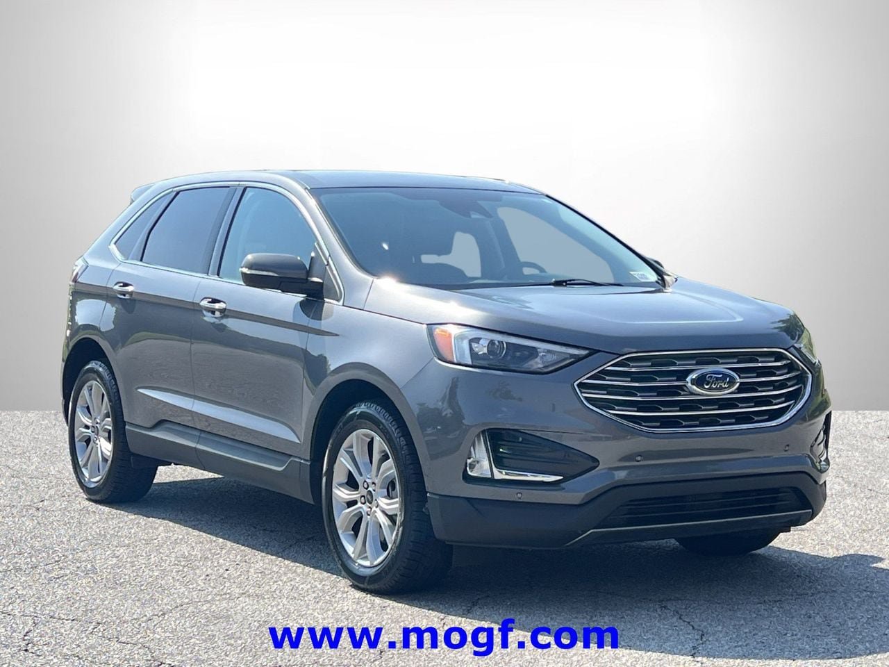 Certified 2024 Ford Edge Titanium AWD/4WD image 4