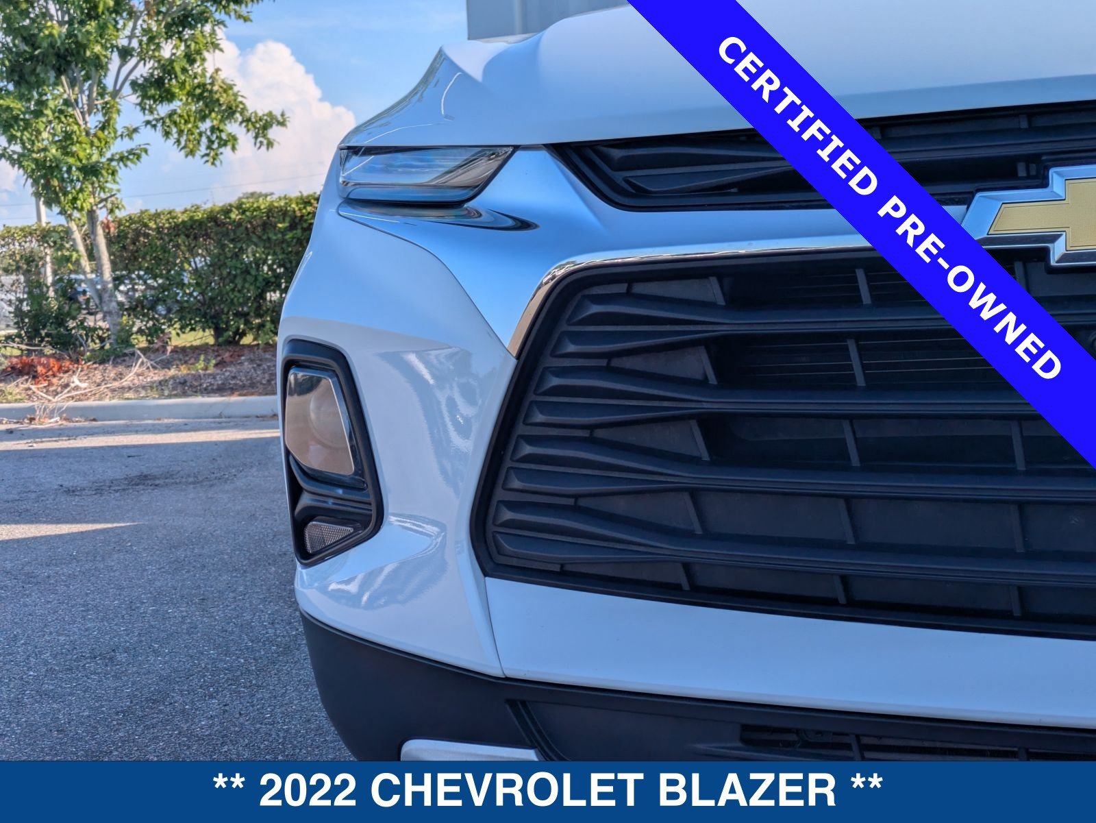 Used 2022 Chevrolet Blazer LT w/ Sound & Technology Package FWD image 9