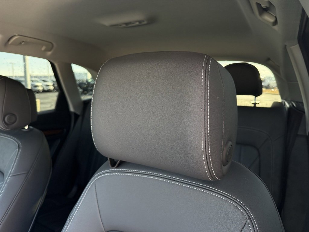 Used 2023 Audi Q5 2.0T Premium w/ Convenience Package image 23