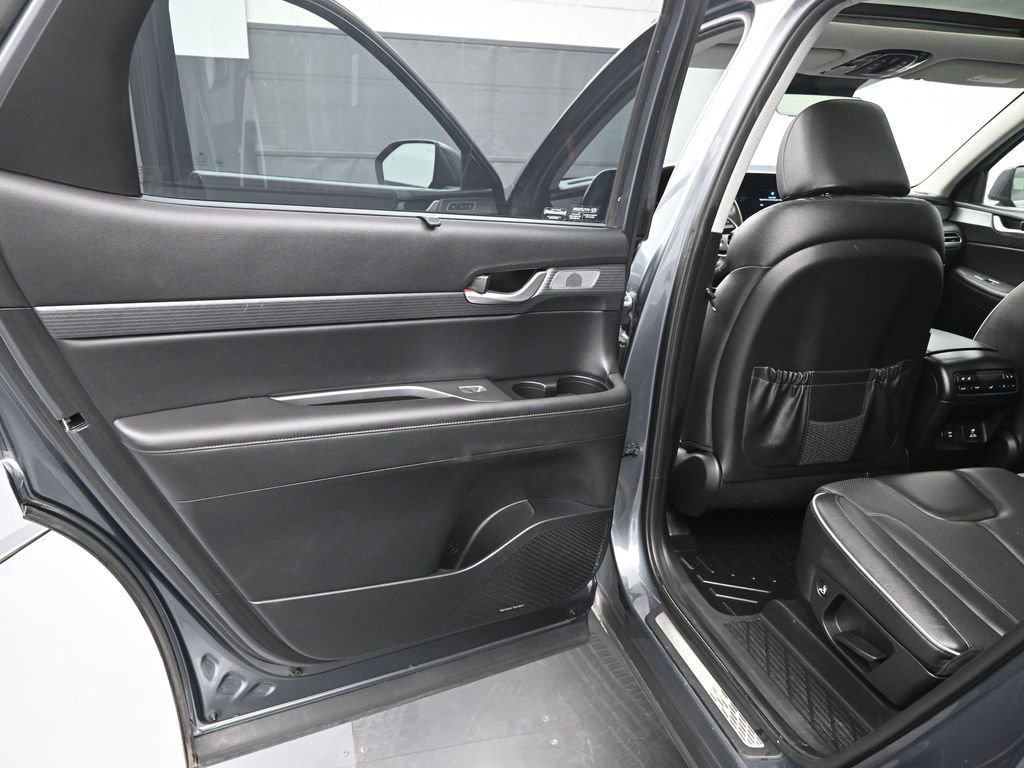 Used 2023 Hyundai Palisade Limited w/ Cargo Package AWD/4WD image 39