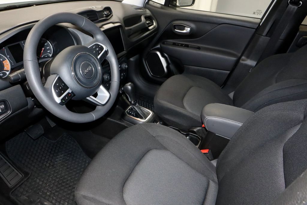 Used 2023 Jeep Renegade Latitude w/ Sun & Fun Group image 22