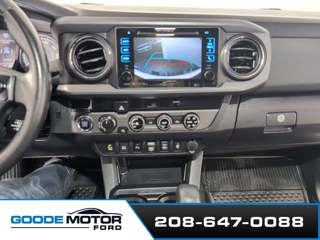 Used 2018 Toyota Tacoma TRD Sport w/ Technology Package AWD/4WD image 17