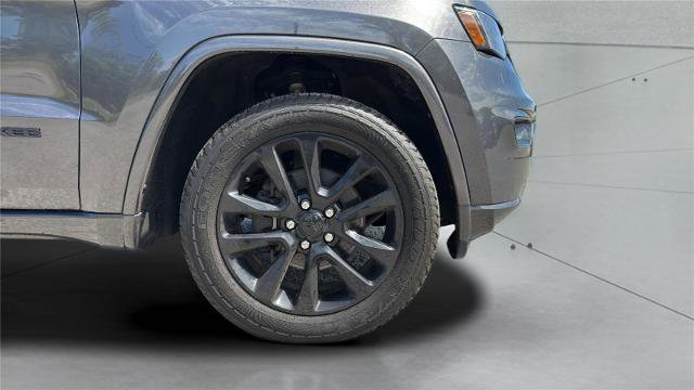 Used 2020 Jeep Grand Cherokee Altitude AWD/4WD image 27