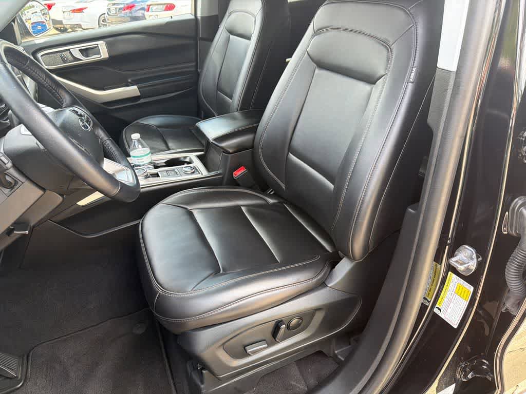 Certified 2023 Ford Explorer XLT w/ Equipment Group 202A AWD/4WD image 10