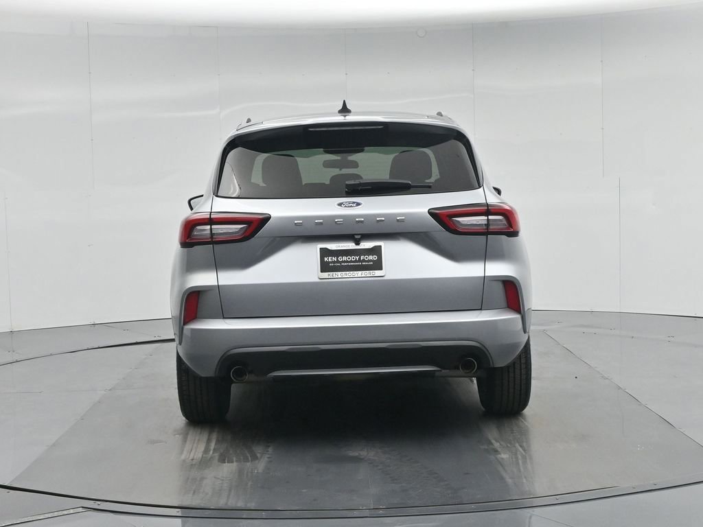 Certified 2024 Ford Escape ST-Line w/ Cold Weather Package image 11