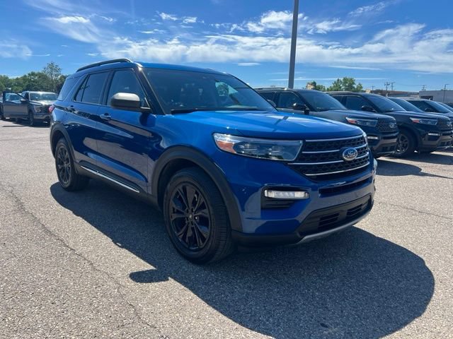 Certified 2022 Ford Explorer XLT w/ Equipment Group 202A AWD/4WD image 2