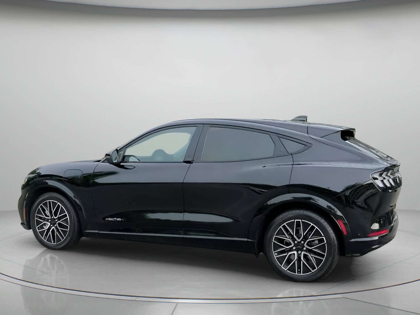Certified 2024 Ford Mustang Mach-E Premium AWD/4WD image 18