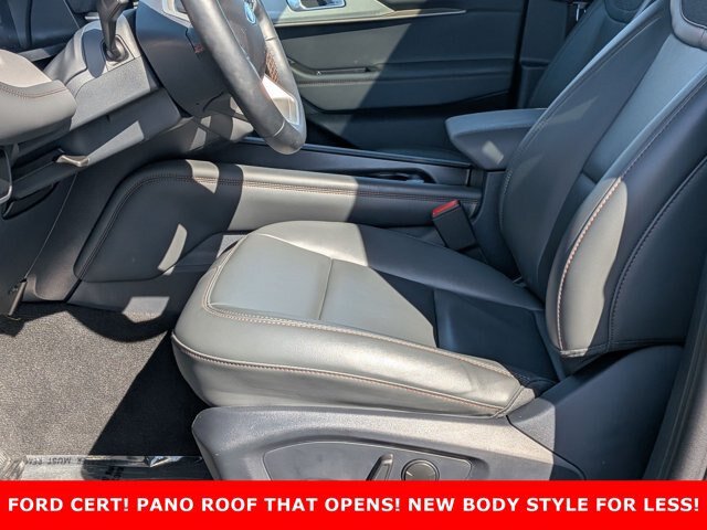 Certified 2025 Ford Explorer Active w/ Active Comfort Package AWD/4WD image 11