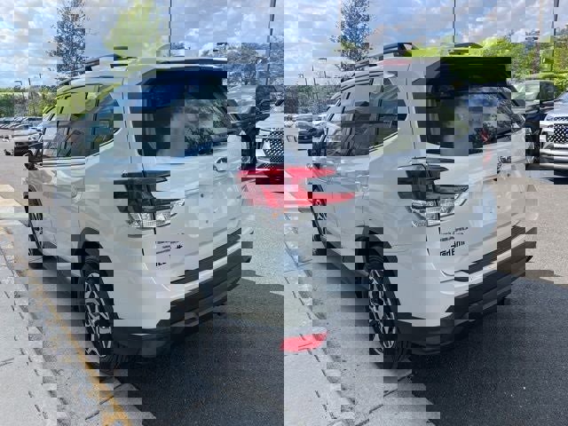 Used 2022 Subaru Forester Premium AWD/4WD image 3