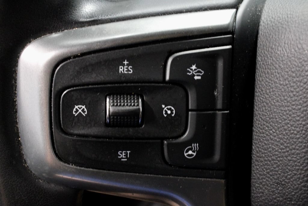 Used 2023 Chevrolet Silverado 1500 LT AWD/4WD image 25
