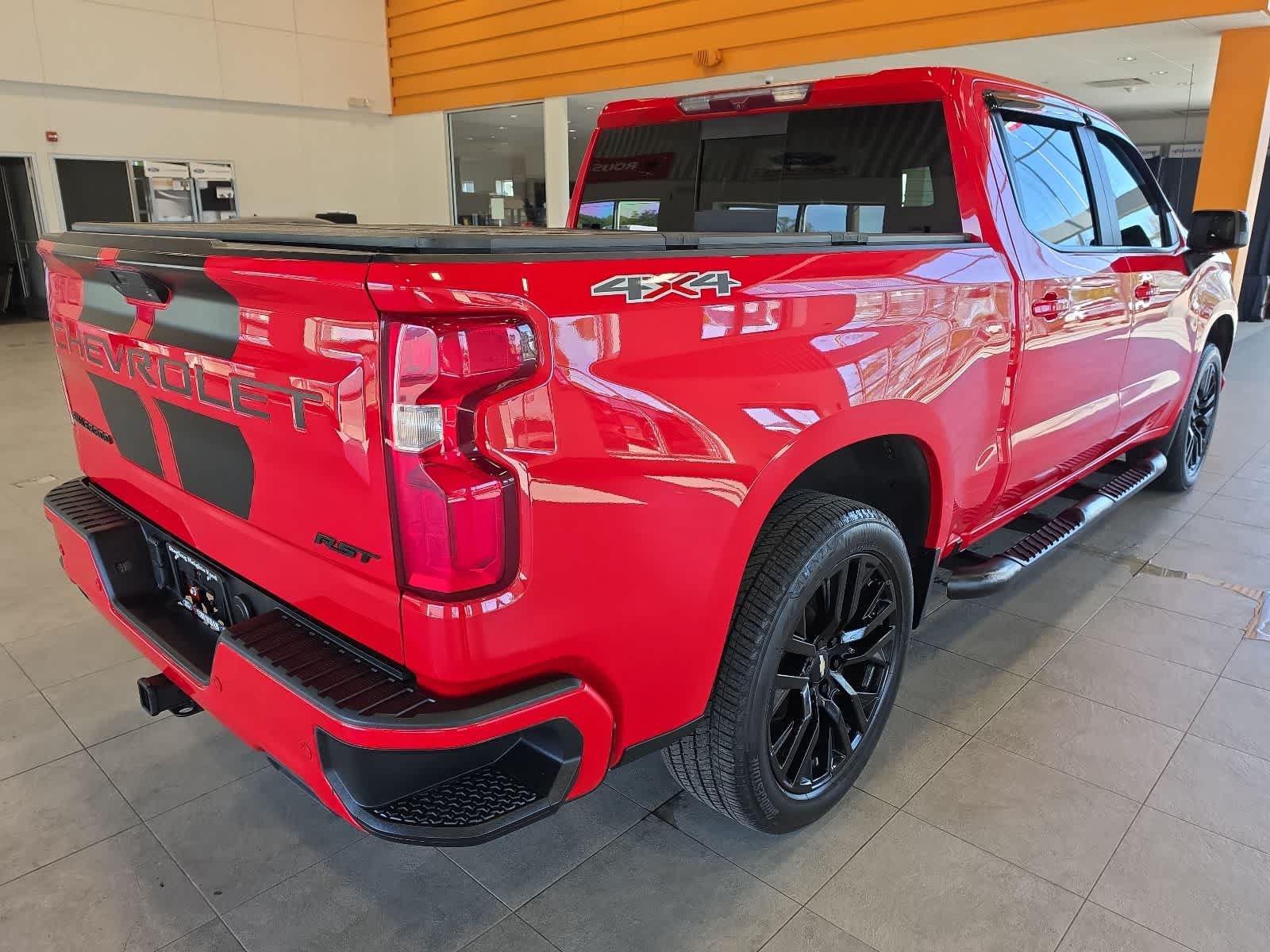 Used 2020 Chevrolet Silverado 1500 RST w/ Rally Edition AWD/4WD image 7