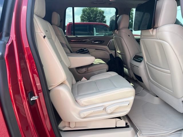Used 2024 Cadillac Escalade ESV Sport Platinum w/ LPO, ONYX Package AWD/4WD image 7