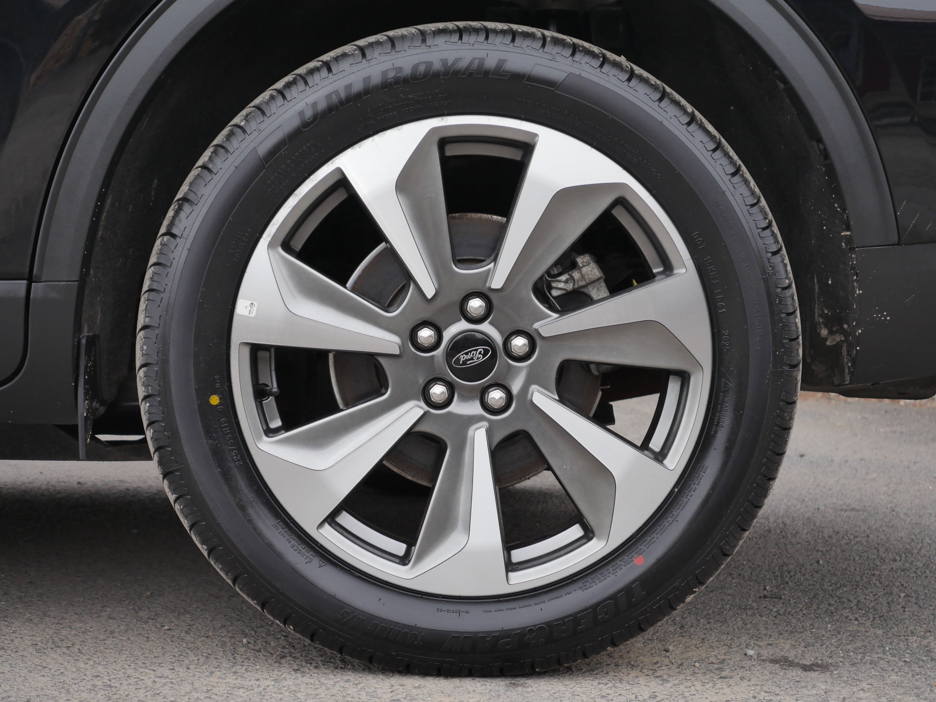 Certified 2025 Ford Escape Platinum AWD/4WD image 4