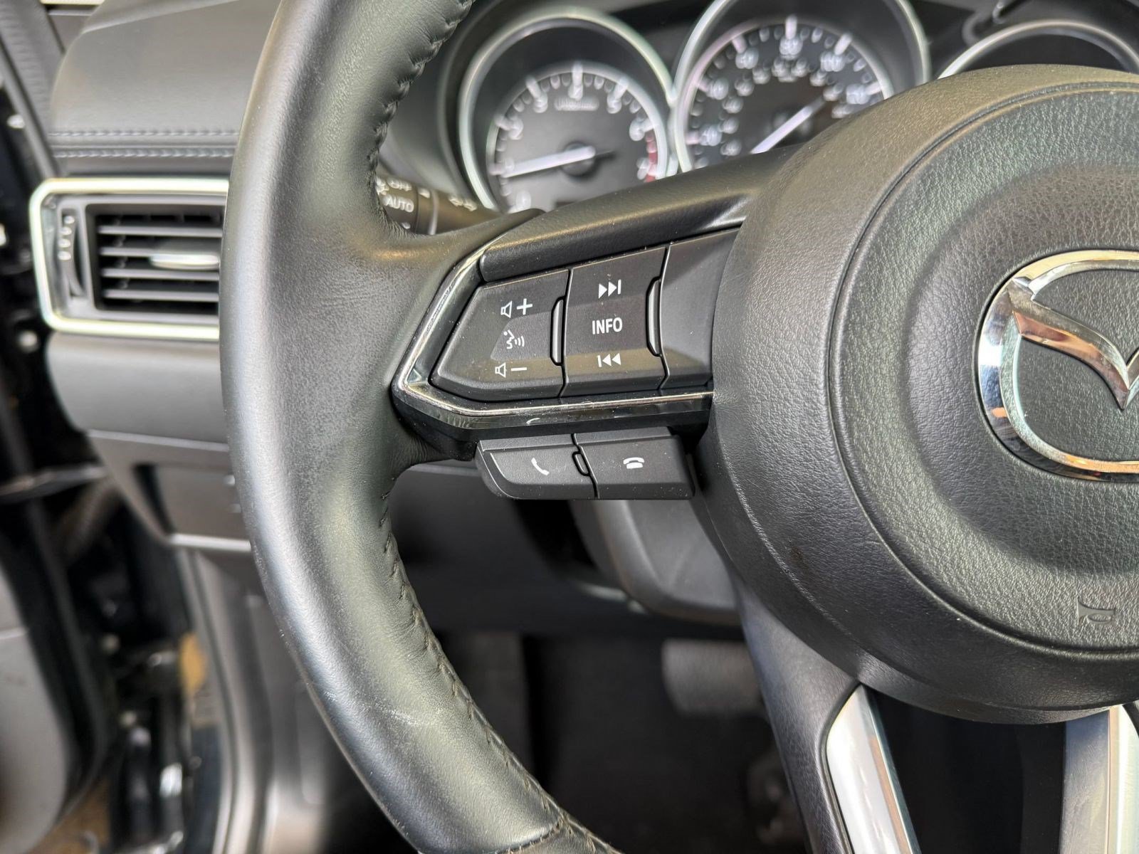 Used 2018 MAZDA CX-5 Touring FWD image 17