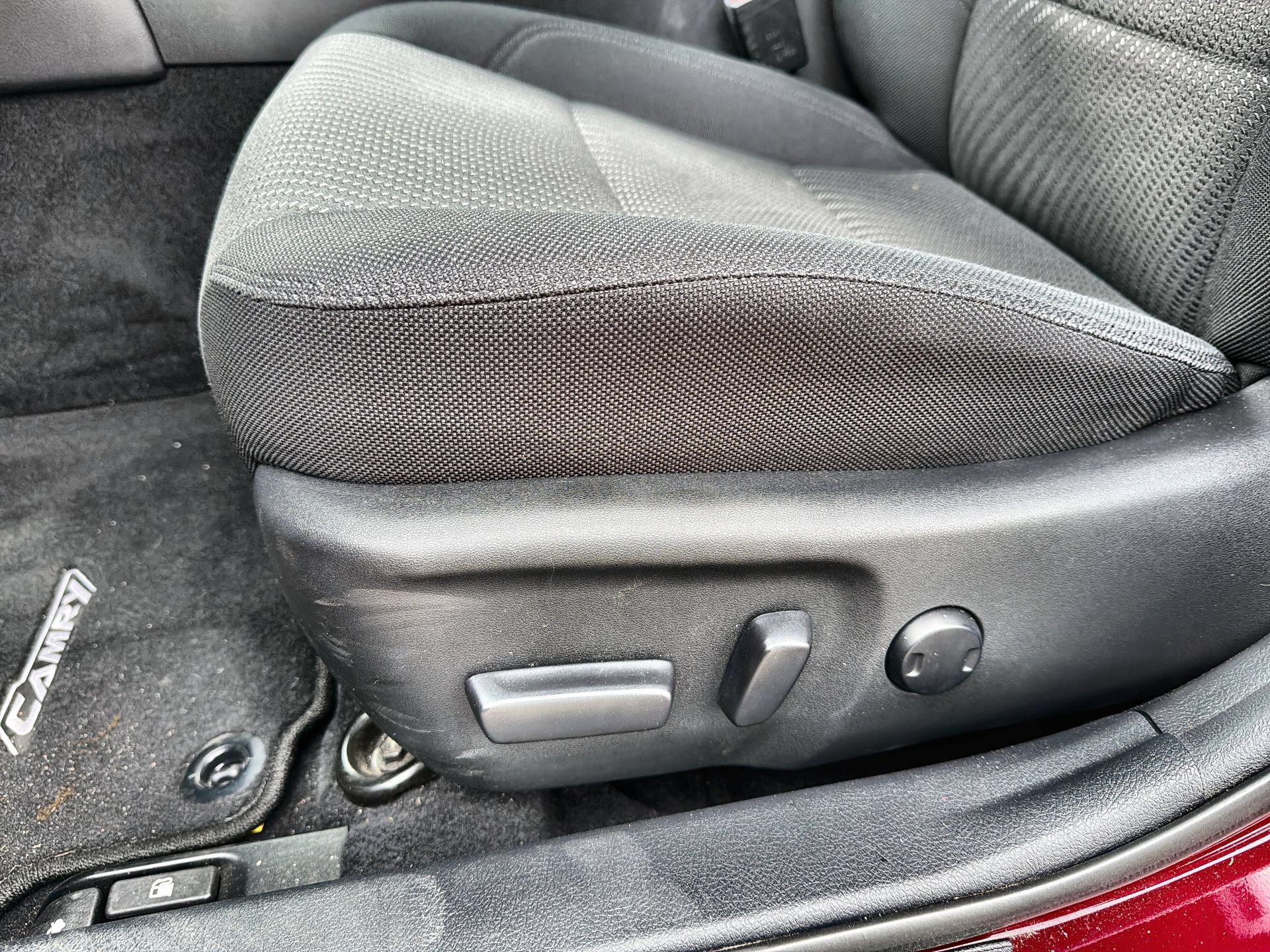 Used 2017 Toyota Camry LE FWD image 12