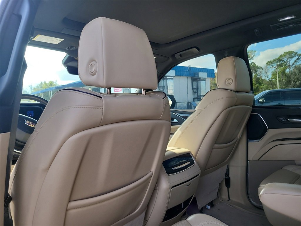 Used 2022 Cadillac Escalade ESV Premium Luxury image 11