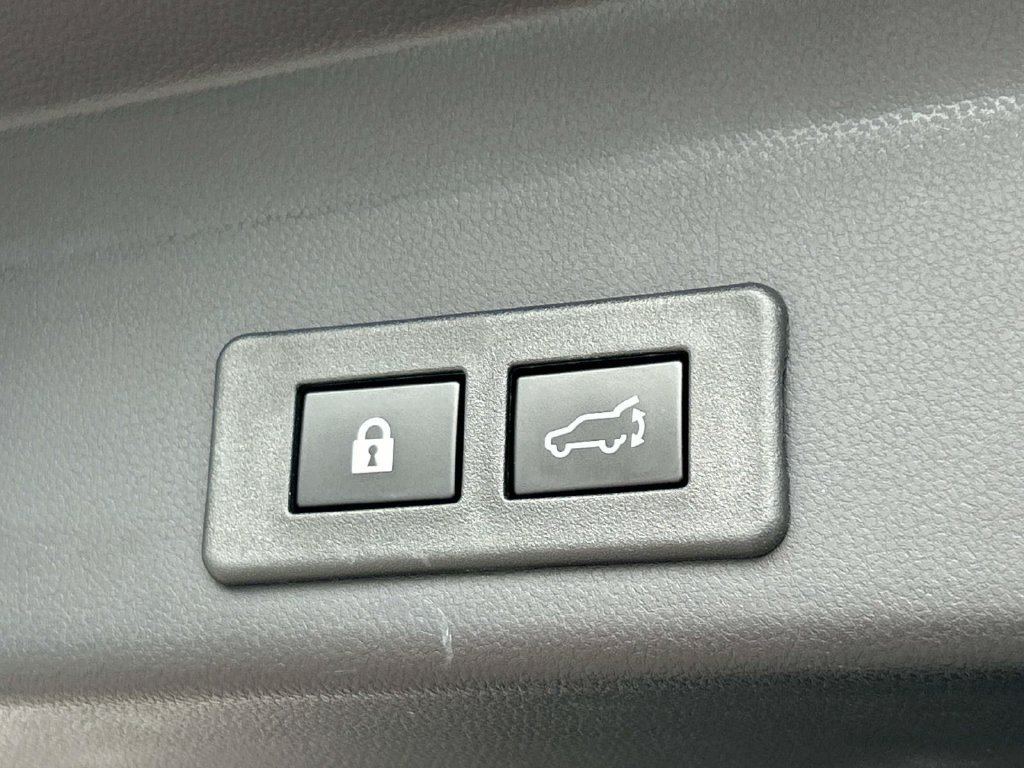 Used 2024 Subaru Ascent Touring AWD/4WD image 17