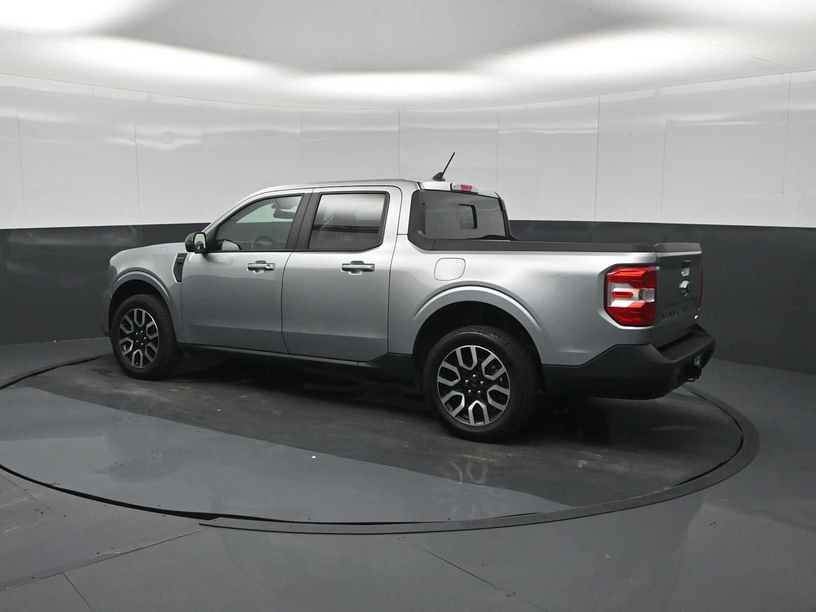 Certified 2024 Ford Maverick Lariat AWD/4WD image 6