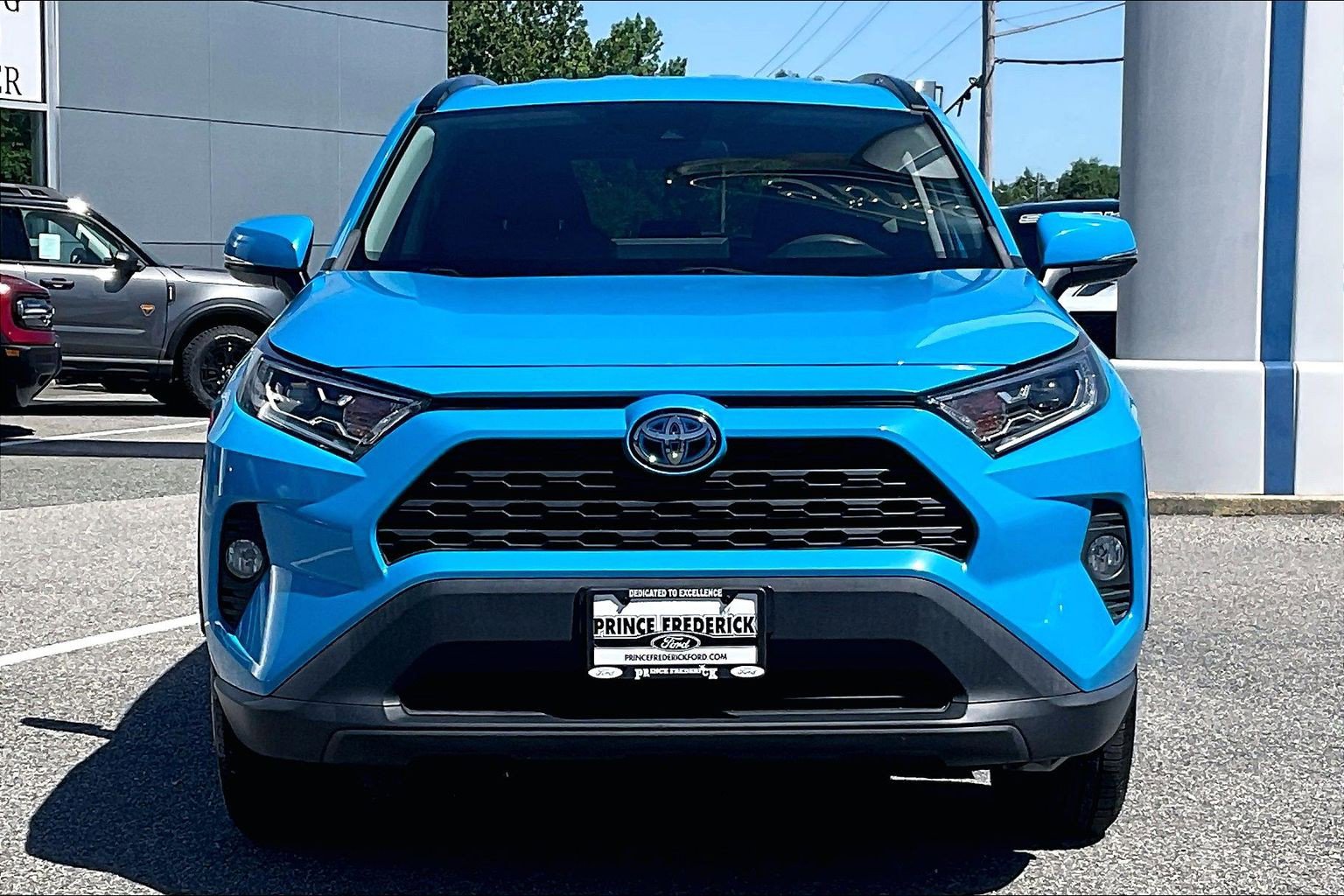 Used 2020 Toyota RAV4 XLE w/ All Weather Liner Package AWD/4WD image 2