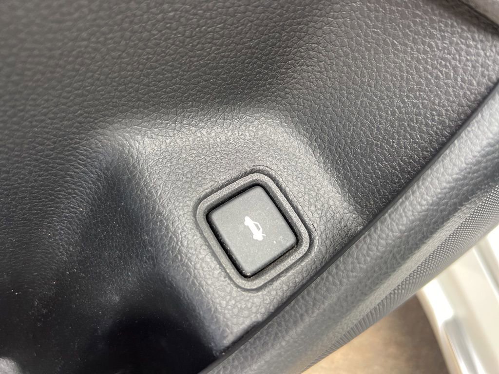 Used 2021 Honda Accord Touring image 29