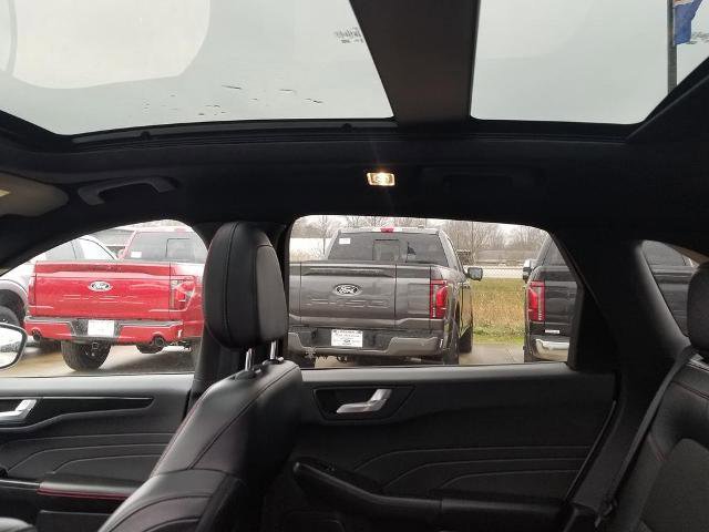 Certified 2023 Ford Escape ST-Line Select w/ Tech Pack #1 image 17