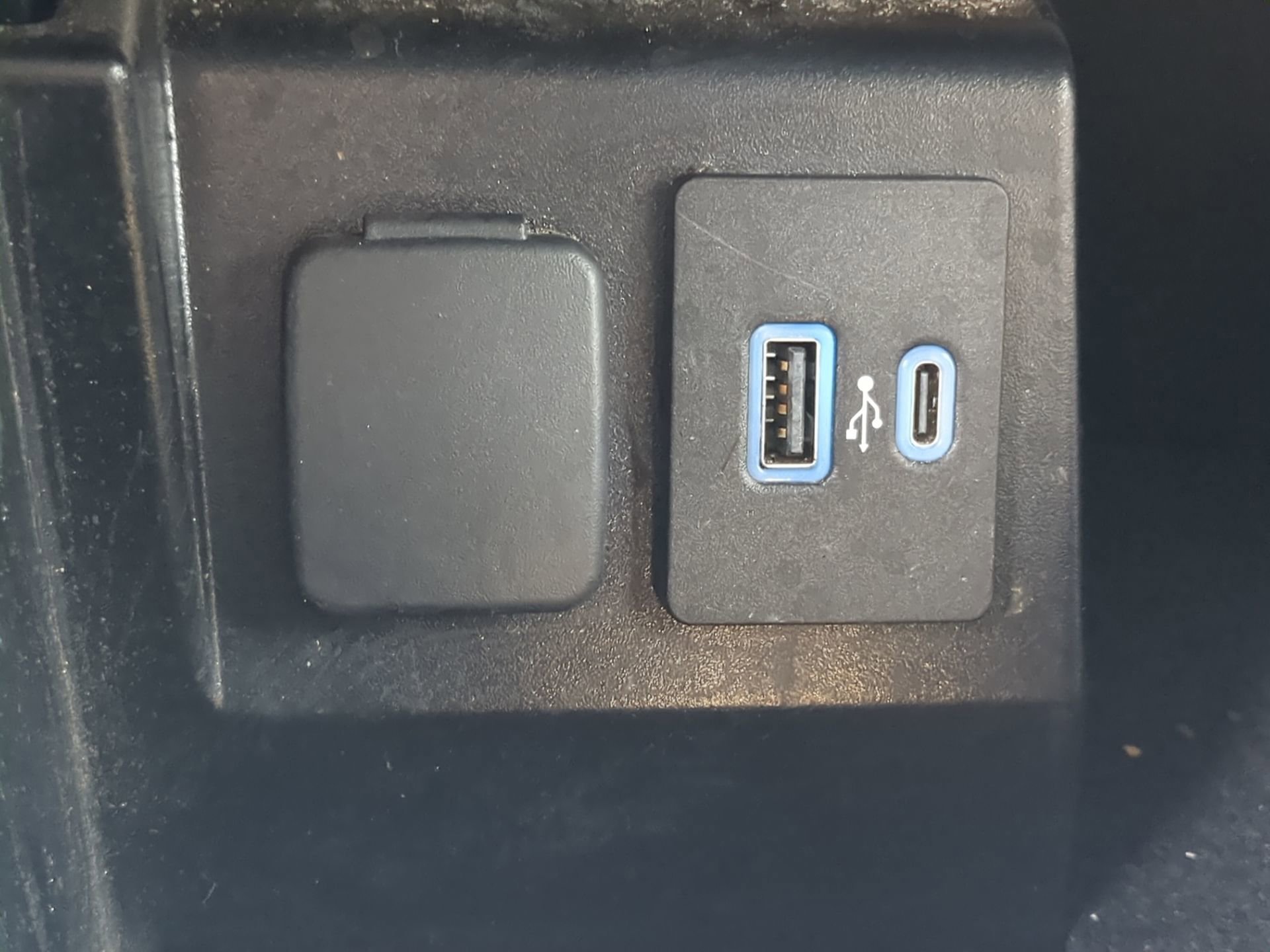 Certified 2022 Ford Explorer XLT w/ Equipment Group 202A RWD image 63