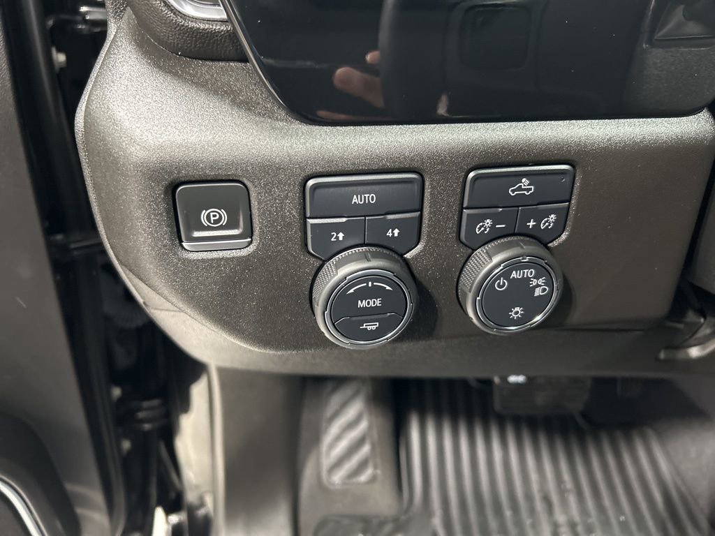 Used 2023 Chevrolet Silverado 1500 LT image 11