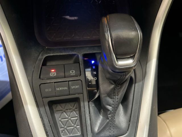 Used 2019 Toyota RAV4 Limited image 15