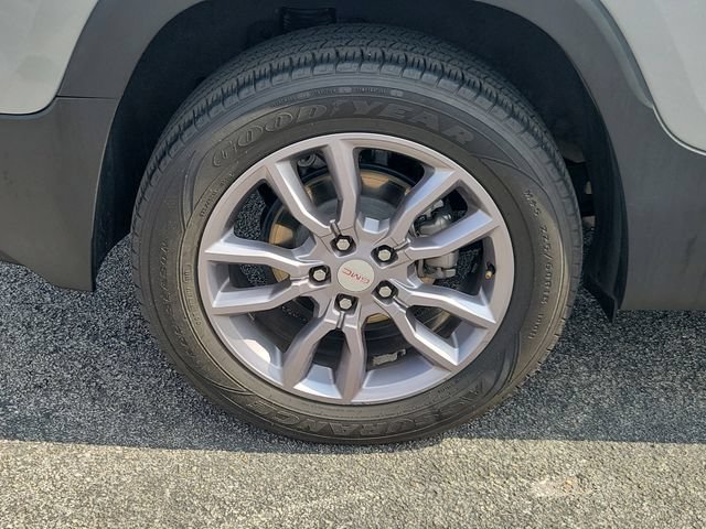 Used 2023 GMC Terrain SLT AWD/4WD image 6