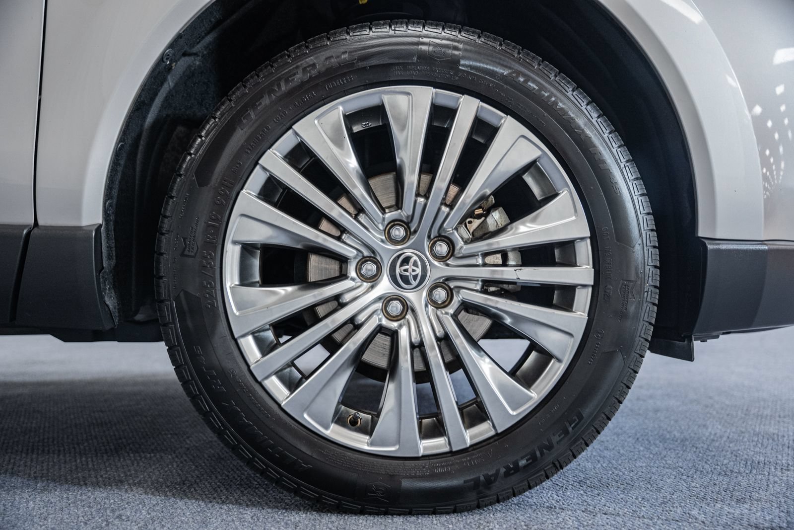 Used 2021 Toyota Venza Limited w/ Advanced Technology Package AWD/4WD image 18