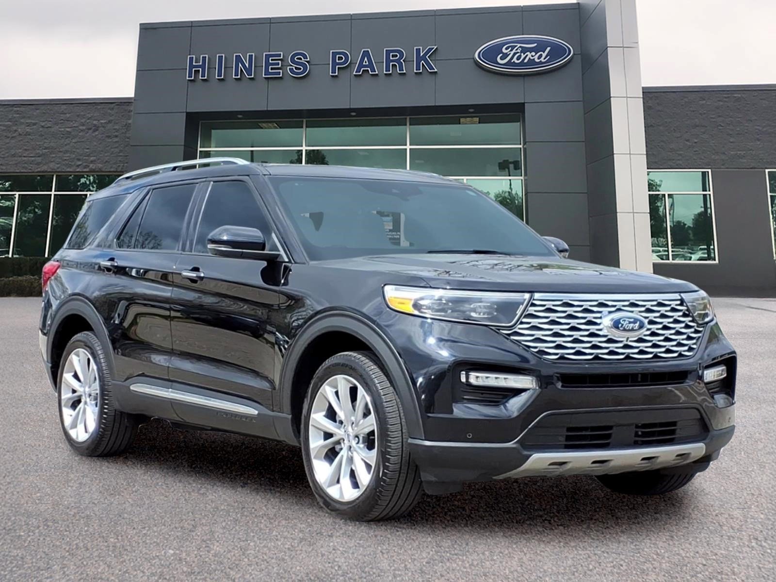 Certified 2023 Ford Explorer Platinum w/ Technology Package