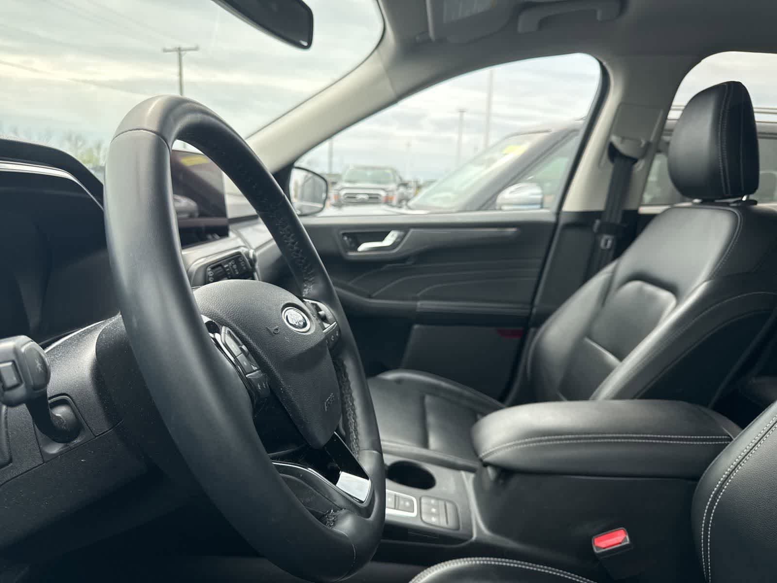 Certified 2021 Ford Escape Titanium FWD image 32