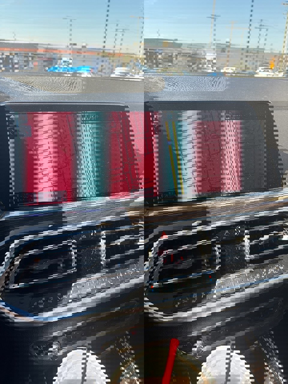 Used 2019 BMW X5 xDrive40i w/ Premium Package image 2