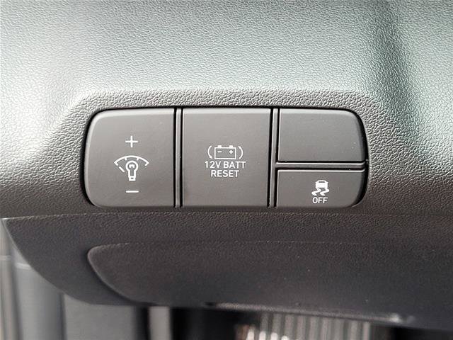 Used 2024 Hyundai Elantra Limited FWD image 16