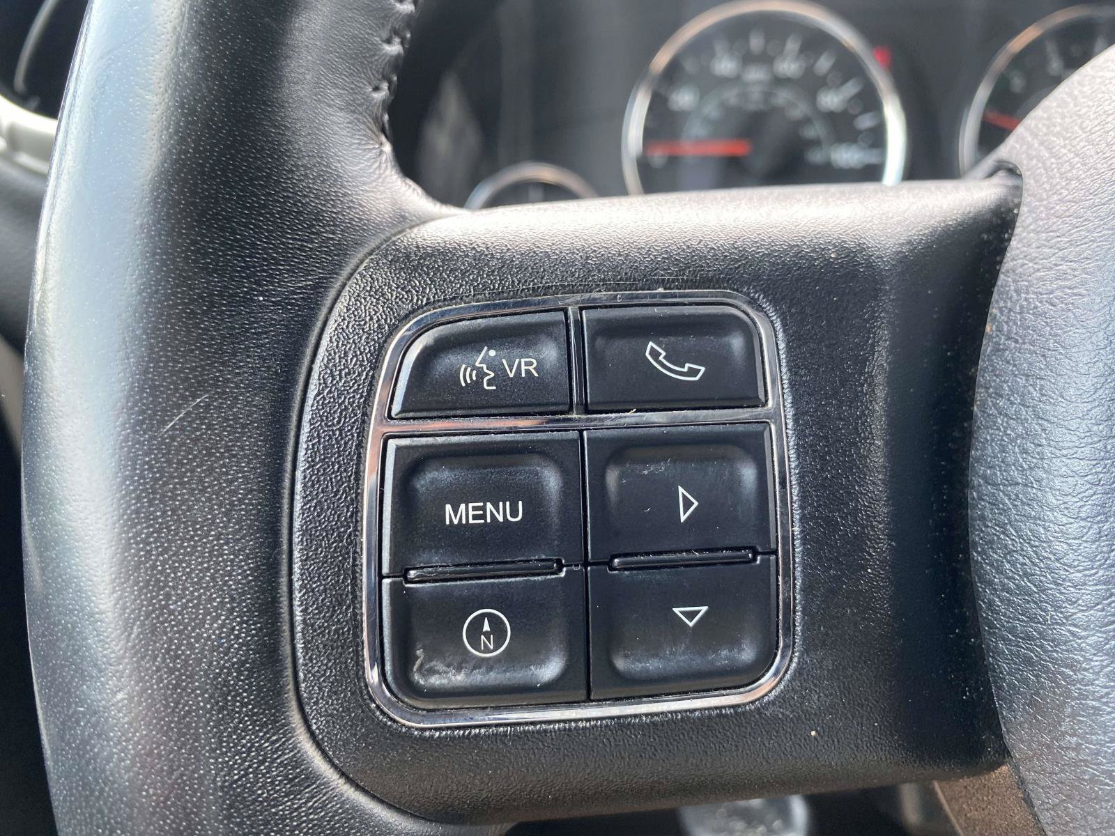 Used 2018 Jeep Wrangler Sahara w/ Connectivity Group AWD/4WD image 17