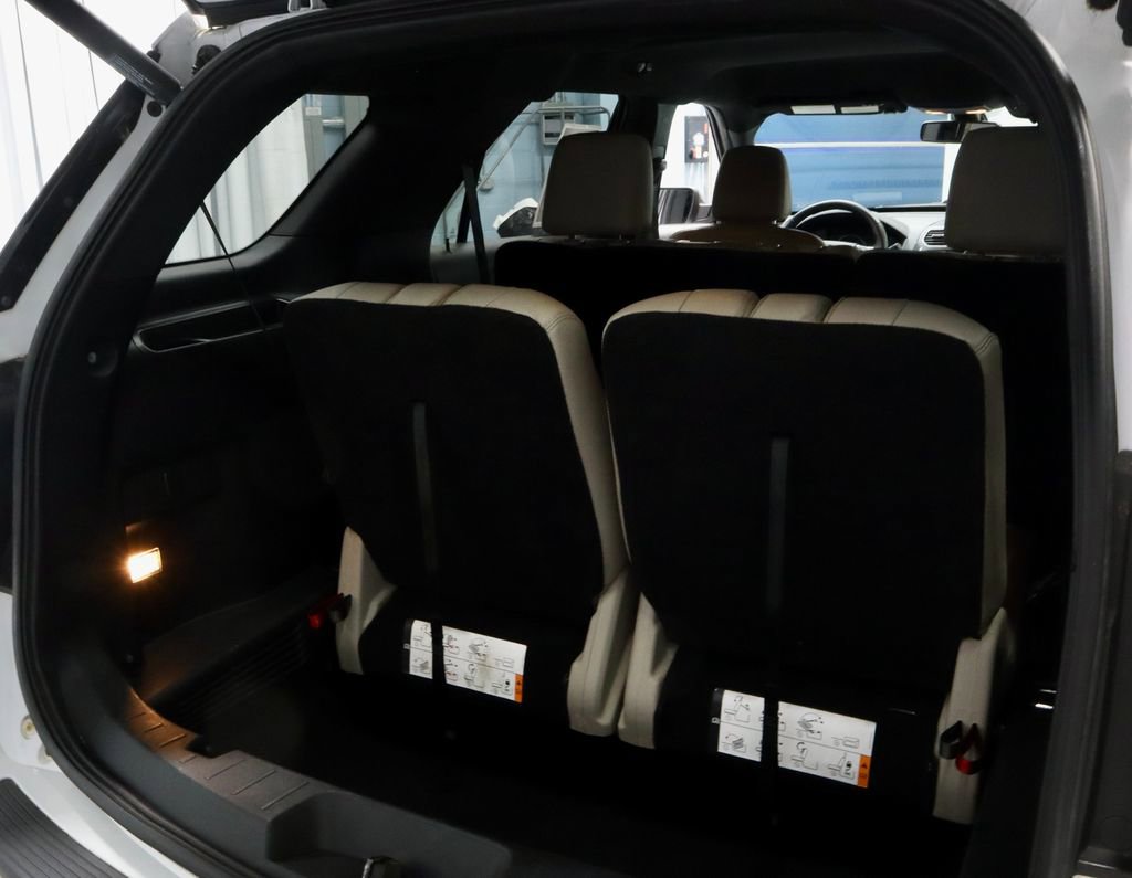 Certified 2019 Ford Explorer XLT w/ Equipment Group 202A AWD/4WD image 14