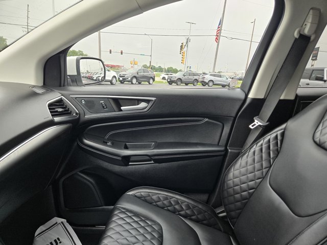 Certified 2023 Ford Edge Titanium w/ Equipment Group 301A AWD/4WD image 17