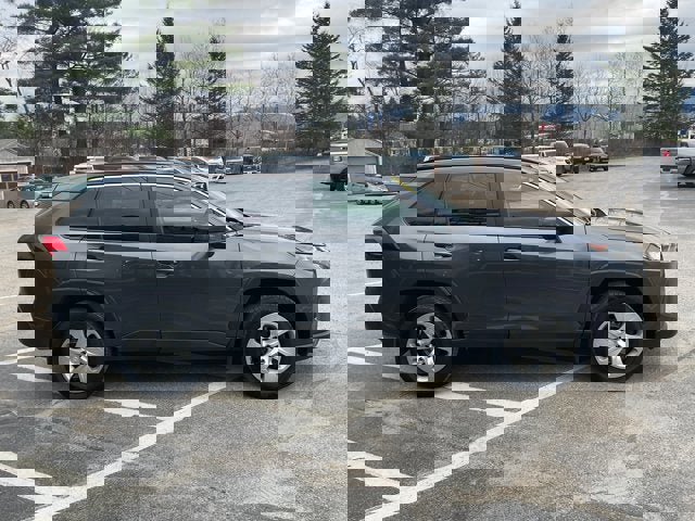 Used 2020 Toyota RAV4 LE w/ All Weather Liner Package AWD/4WD image 11