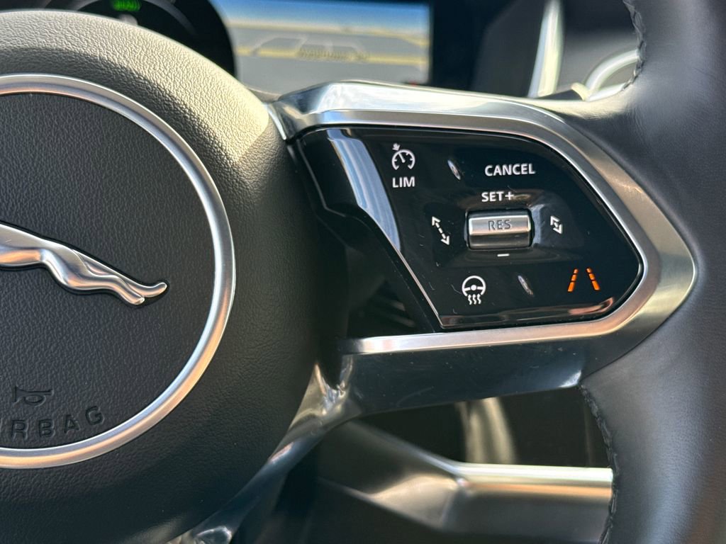 Used 2020 Jaguar I-PACE SE image 16