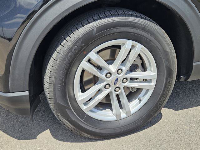 Certified 2024 Ford Explorer XLT w/ Equipment Group 202A RWD image 9