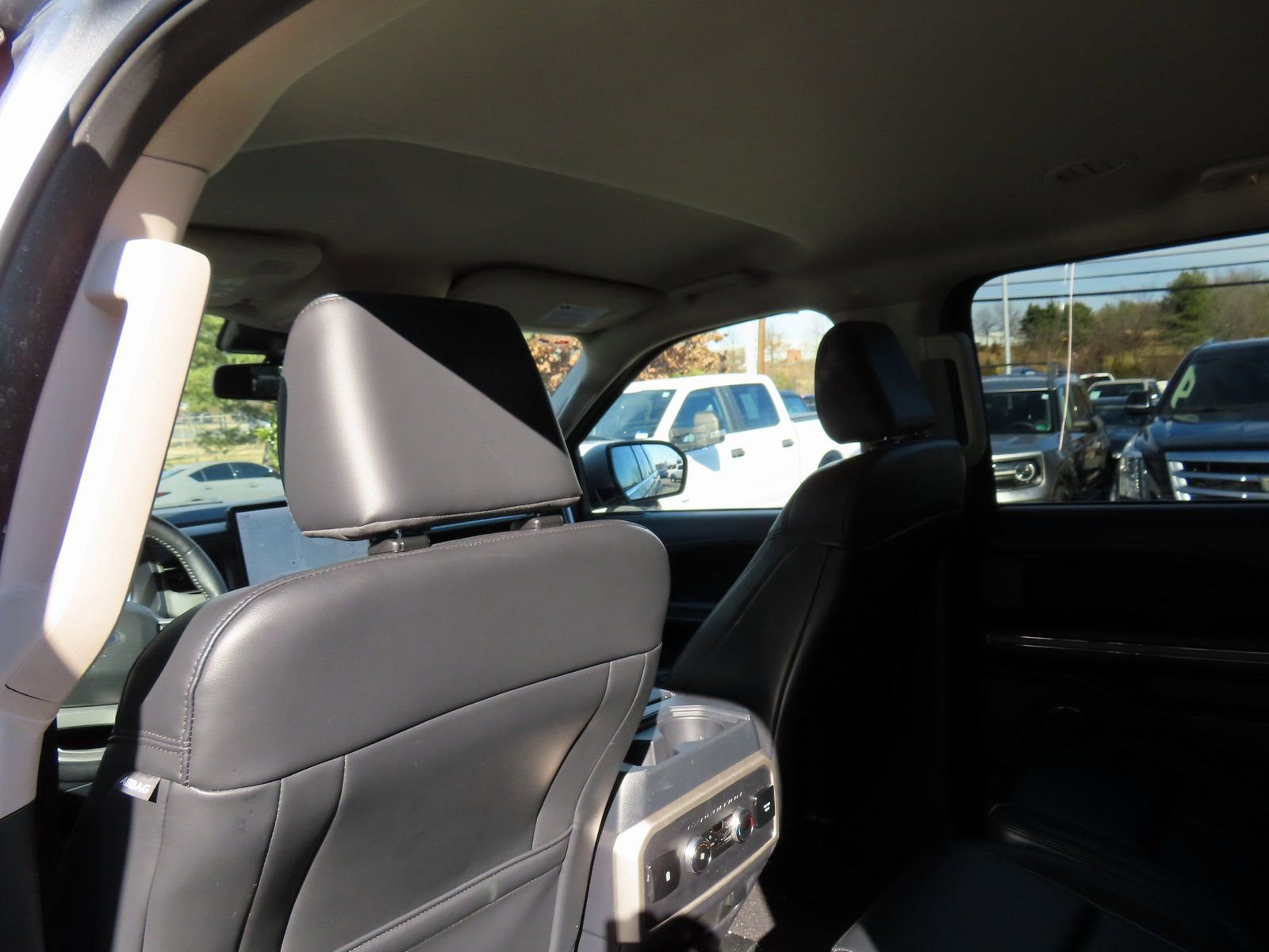 Certified 2024 Ford Expedition Max XLT image 30